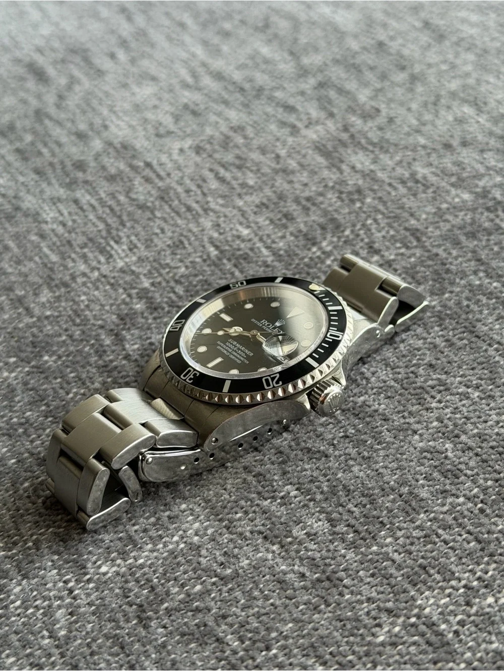 ROLEX Submariner Date 40mm Black Bezel 16610 Watch